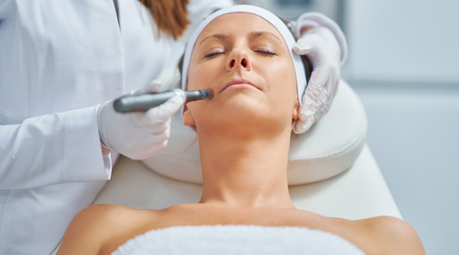 Skin Confidence After 40: What Real Self-Care Looks Like